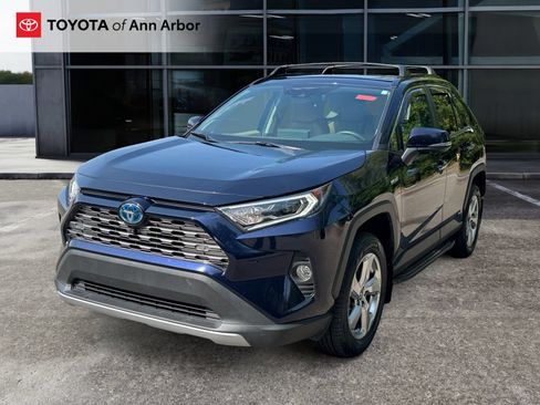 Used 2020 Toyota RAV4 Limited AWD/4WD image 9