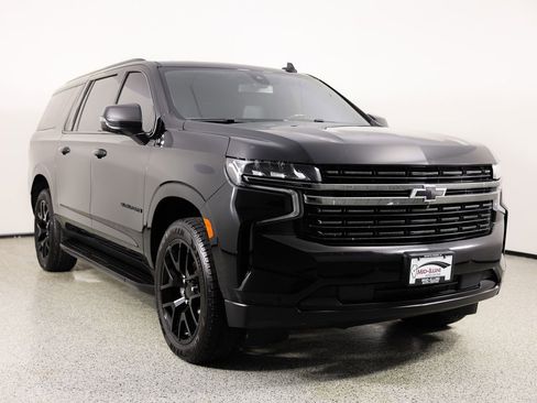 Used 2022 Chevrolet Suburban RST w/ Luxury Package image 11