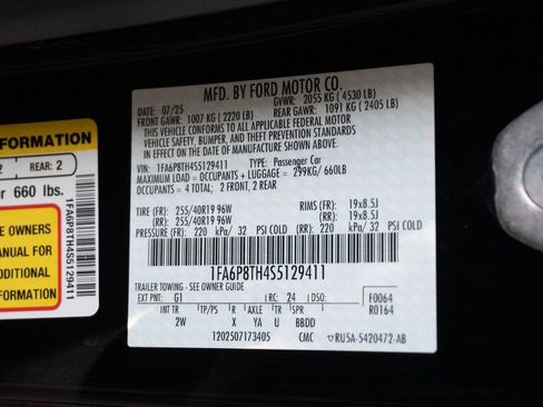 Used 2025 Ford Mustang Coupe RWD image 28