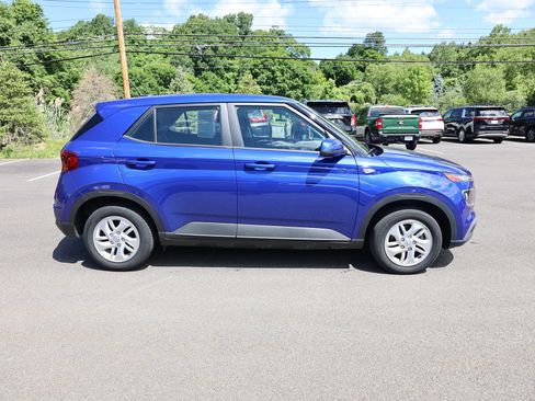Certified 2023 Hyundai Venue SE FWD image 8