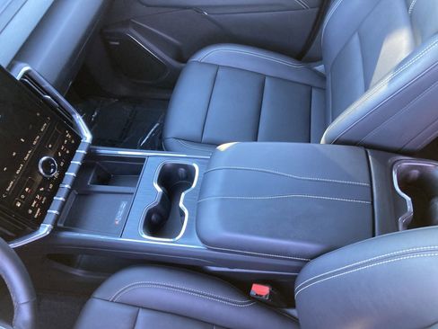 Used 2024 GMC Acadia Elevation image 24