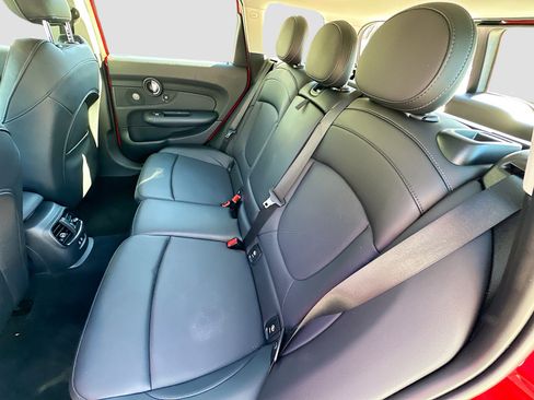 Used 2020 MINI Cooper Clubman S w/ Premium Package image 25