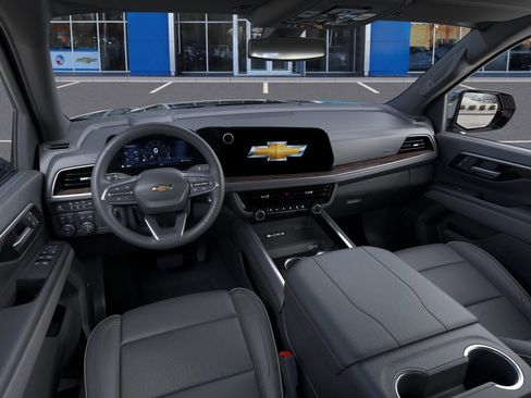 New 2026 Chevrolet Suburban Premier w/ Sun And Tow Package AWD/4WD image 39