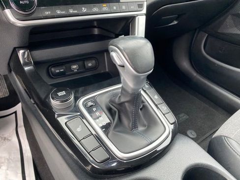 Used 2023 Kia Seltos S w/ Navigation Package image 12