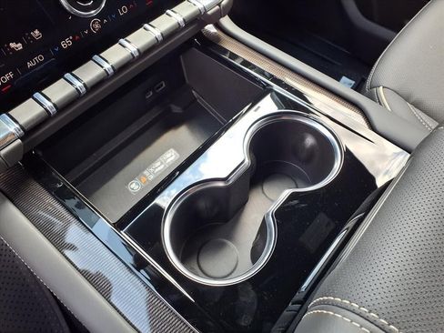 New 2026 GMC Yukon XL Elevation w/ Elevation Premium Package image 13