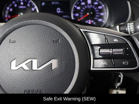 Used 2023 Kia Forte LXS w/ LXS Technology Package FWD image 10