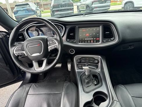 Used 2015 Dodge Challenger SXT Plus w/ Technology Group RWD image 17
