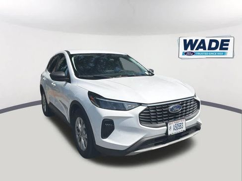 Used 2024 Ford Escape Active FWD image 3