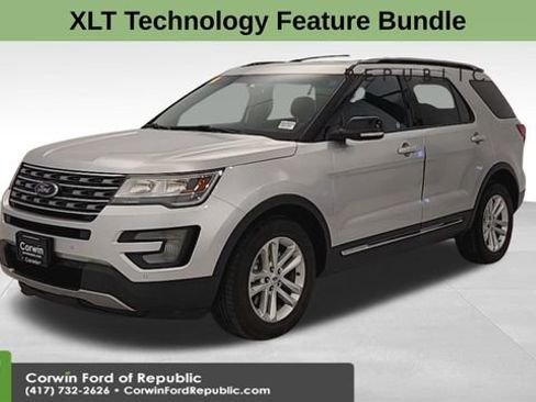 Used 2017 Ford Explorer XLT w/ Equipment Group 202A image 3