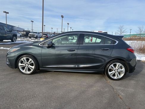 Used 2018 Chevrolet Cruze Premier image 3