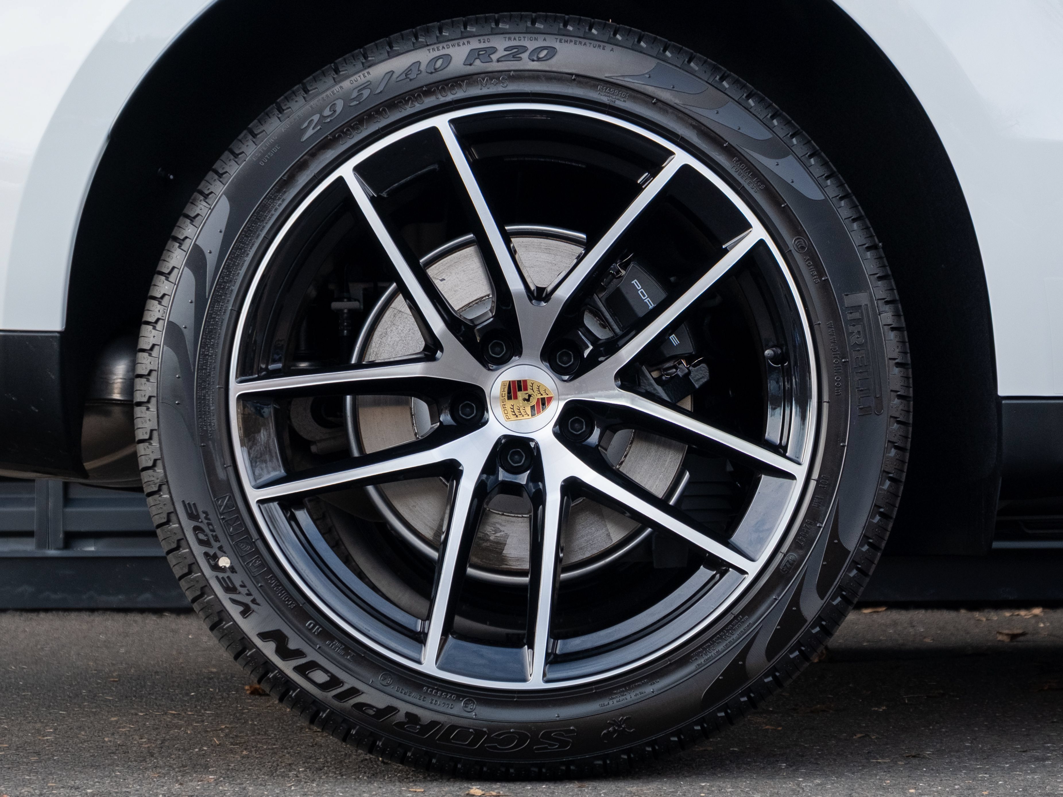 Certified 2026 Porsche Macan AWD/4WD image 14