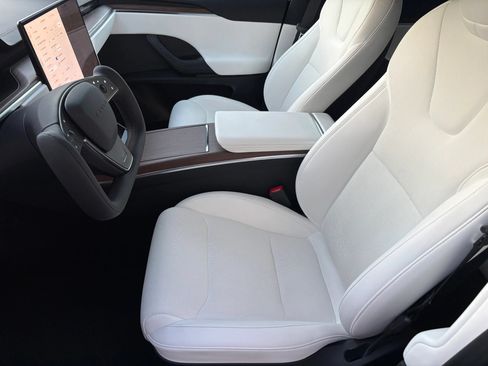 Used 2023 Tesla Model X AWD/4WD image 11
