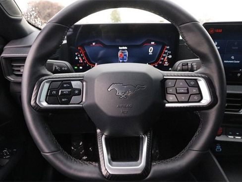 Used 2025 Ford Mustang Coupe image 10