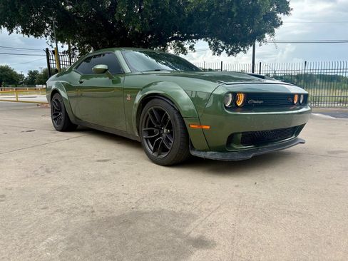 Used 2022 Dodge Challenger R/T Scat Pack RWD image 1