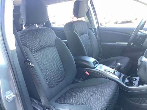 Used 2019 Dodge Journey SE w/ Connectivity Group image 17
