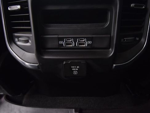 Used 2022 RAM 1500 Laramie AWD/4WD image 38