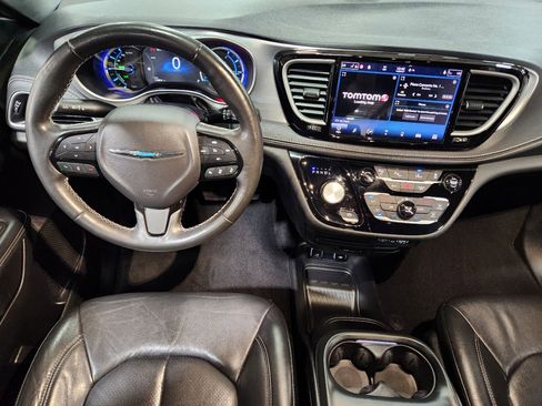 Used 2021 Chrysler Pacifica Touring-L w/ S Appearance Package image 48