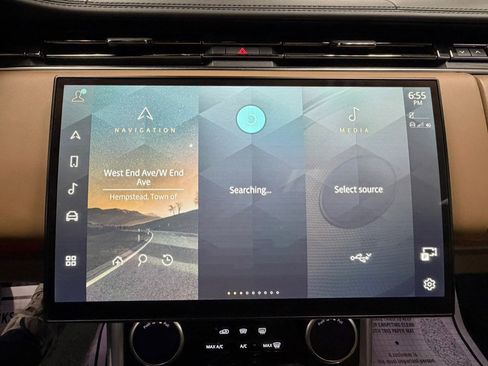 Used 2023 Land Rover Range Rover Long Wheelbase SE image 49