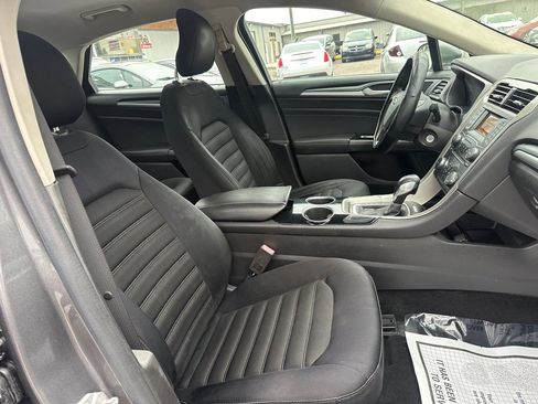 Used 2014 Ford Fusion SE image 13
