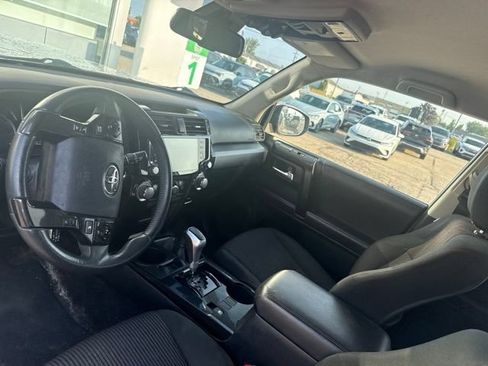 Used 2022 Toyota 4Runner TRD Off-Road AWD/4WD image 11