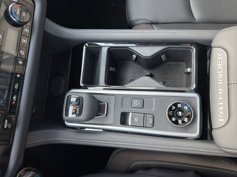 New 2026 Nissan Pathfinder SL image 22