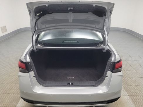 Used 2025 Nissan Versa SV FWD image 29