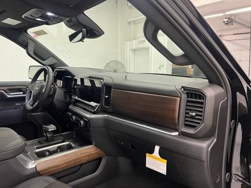 New 2026 Chevrolet Silverado 1500 High Country AWD/4WD image 23