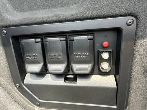 Used 2025 Chevrolet Silverado EV RST AWD/4WD image 20