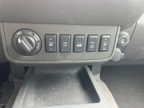 Used 2010 Nissan Frontier PRO-4X w/ Pro-4x Value Truck Pkg AWD/4WD image 20