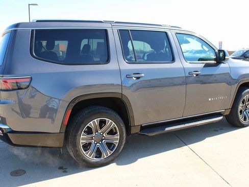 Used 2024 Jeep Wagoneer Series II image 5