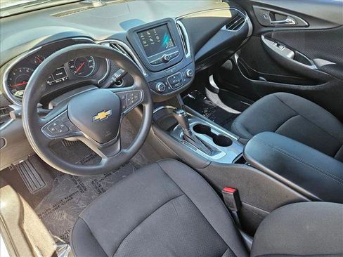 Certified 2017 Chevrolet Malibu LT FWD image 12