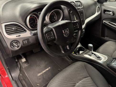 Used 2015 Dodge Journey SXT w/ Flexible Seating Group image 11