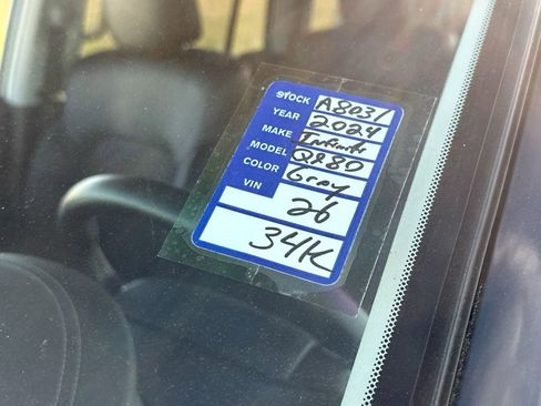 Used 2024 INFINITI QX80 Luxe image 17