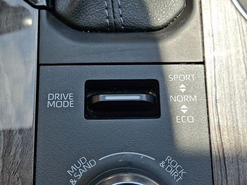 Used 2023 Toyota Highlander Platinum AWD/4WD image 23