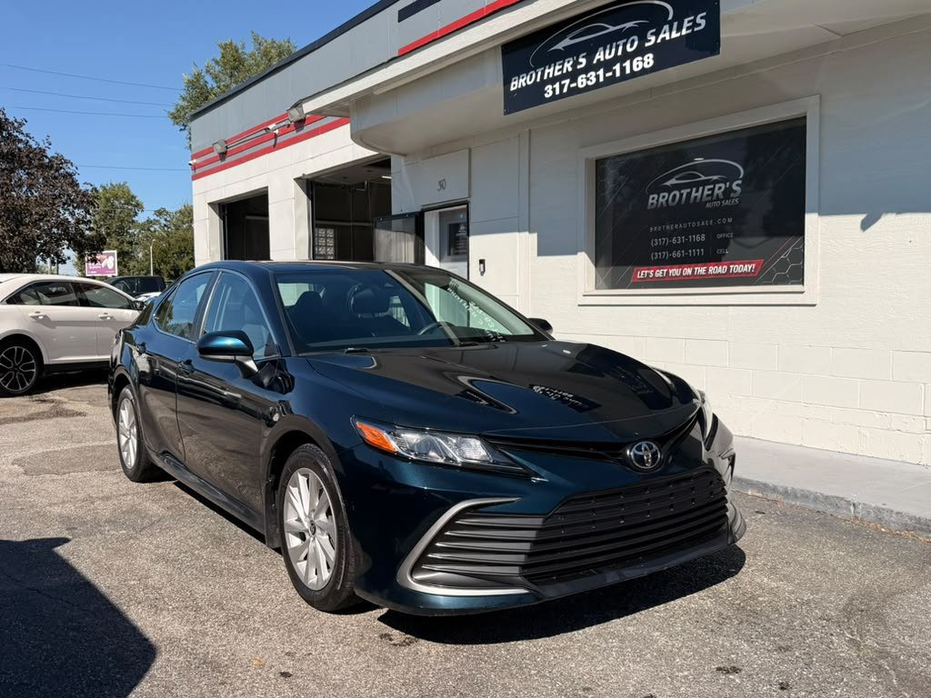 Used 2021 Toyota Camry LE AWD/4WD image 7