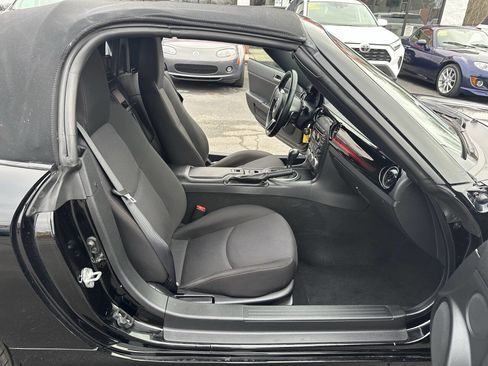Used 2014 MAZDA MX-5 Miata Club image 18