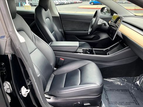 Used 2020 Tesla Model 3 Standard Range Plus image 8