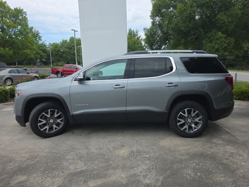 Used 2023 GMC Acadia SLT w/ Preferred Package FWD image 7