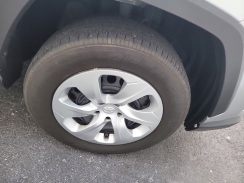 Certified 2025 Toyota RAV4 LE image 9