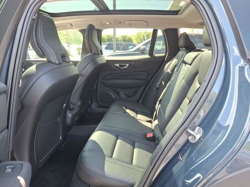 Certified 2023 Volvo V60 B5 Cross Country Plus image 10