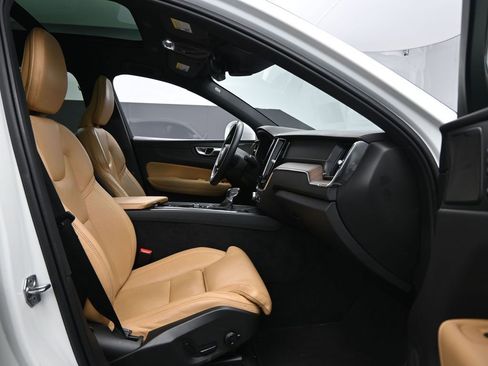 Used 2021 Volvo XC60 T5 Inscription w/ Advanced Package image 31