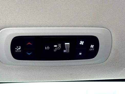 Used 2024 Chrysler Voyager LX FWD image 28