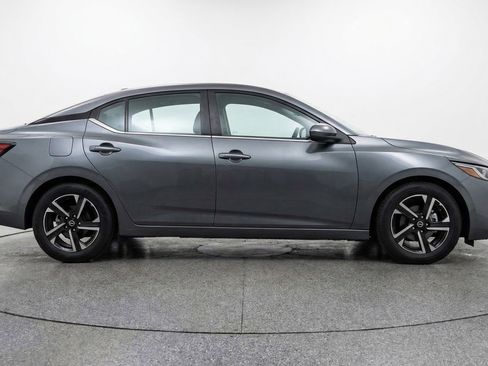 Used 2025 Nissan Sentra SV image 11