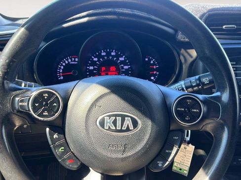 Used 2016 Kia Soul FWD image 11