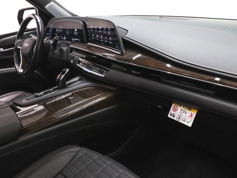 Used 2024 Cadillac Escalade Premium Luxury Platinum image 32