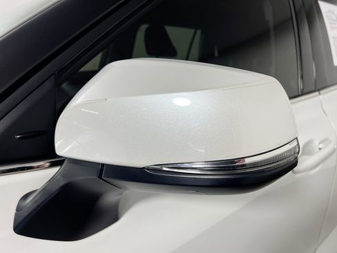 Used 2022 Toyota Highlander LE image 13