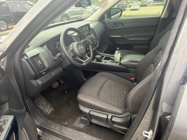Used 2025 Nissan Pathfinder S FWD image 36
