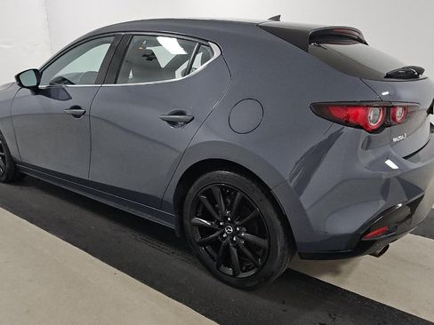 Used 2022 MAZDA MAZDA3 s FWD image 11