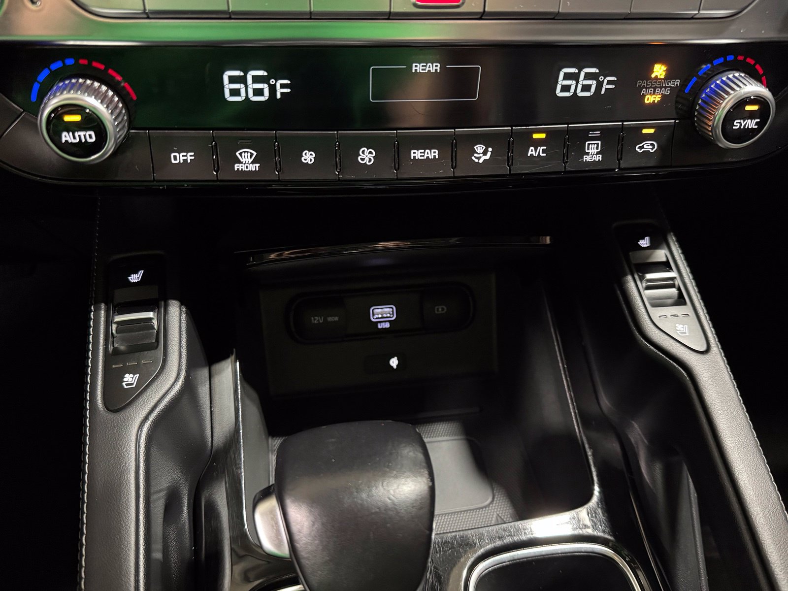 Used 2022 Kia Telluride EX w/ EX Premium Package AWD/4WD image 26