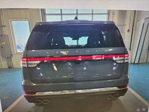 Used 2025 Lincoln Aviator Reserve w/ Illumination Package image 5